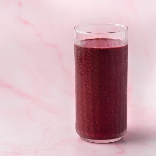 Receta de Smoothie de Açaí y Frutas Rojas