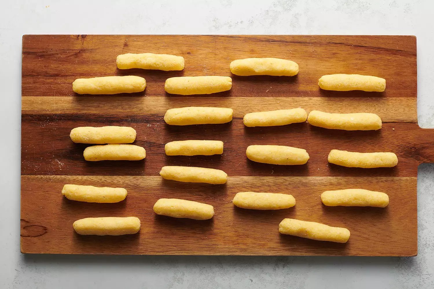 massa enrolada em mini-rolls