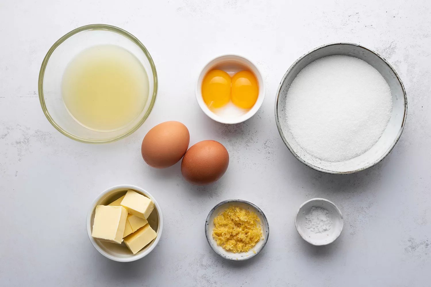 Ingredientes de Lemon Curd na tigela