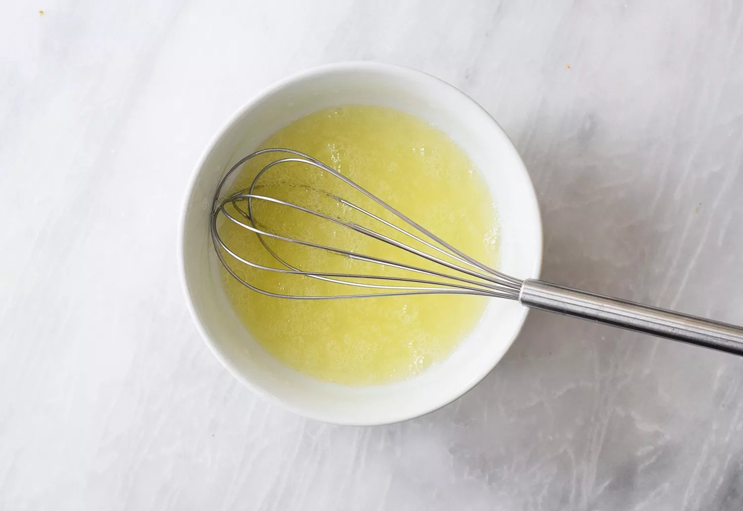 Batendo as claras até espumar