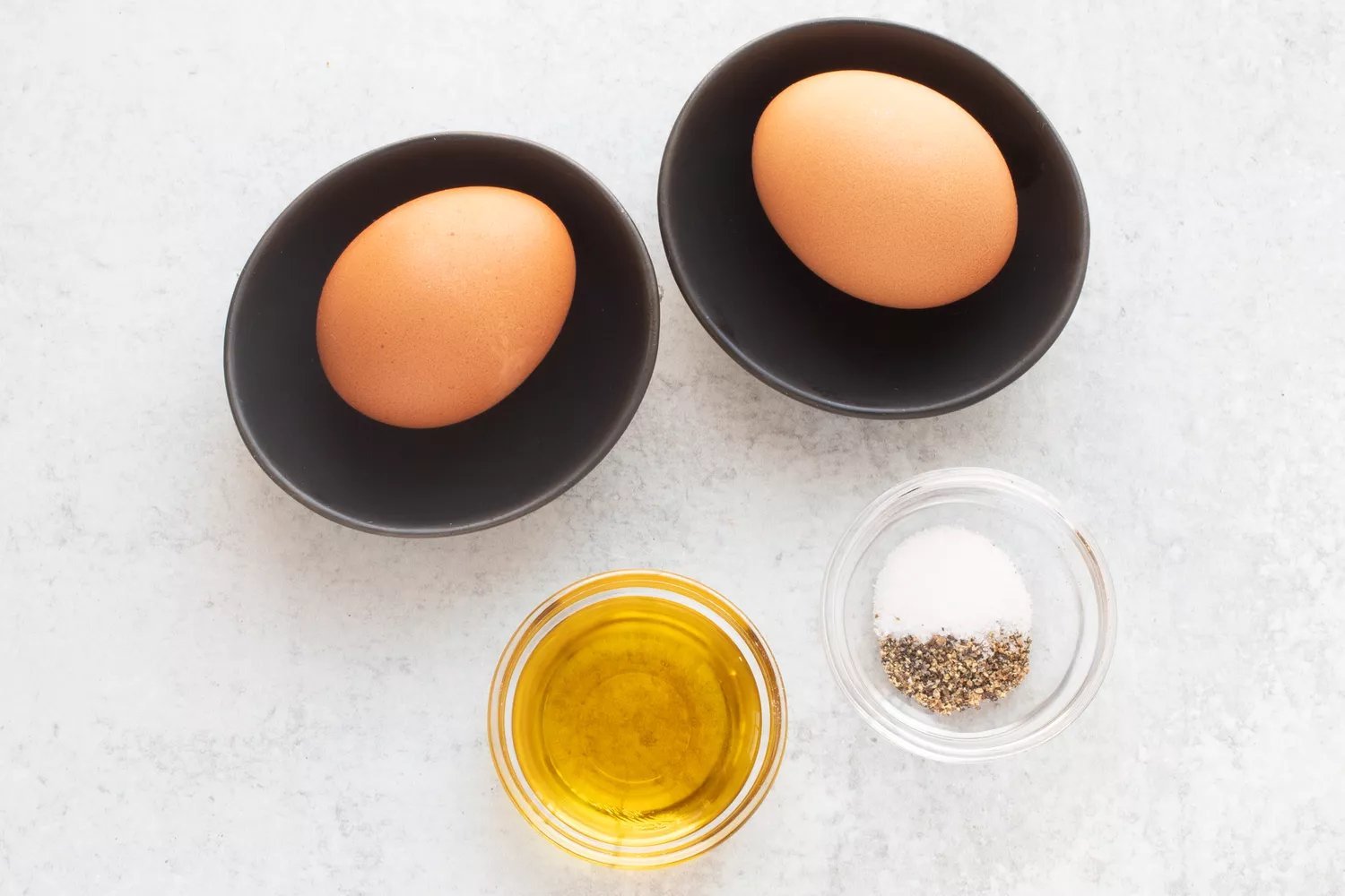 Ingredientes para ovos estalados.